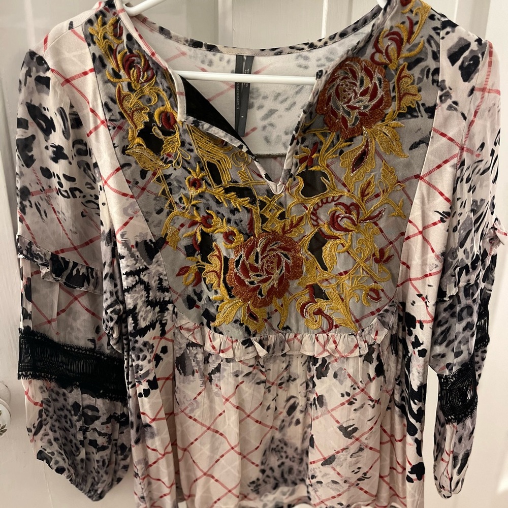 Anthropologie Graphic Black and White 3/4 Sleeve Blouse